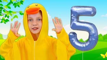 The Five Little Ducks Song - Mother duck needs your help!